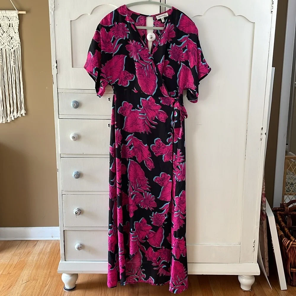 MONTEAU LOS ANGELES Floral Pink and Black Maxi Wrap Dress Large